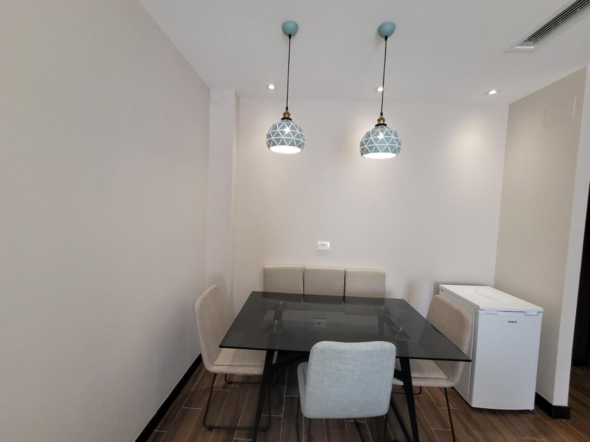 Delfin Kune Hotel Shëngjin